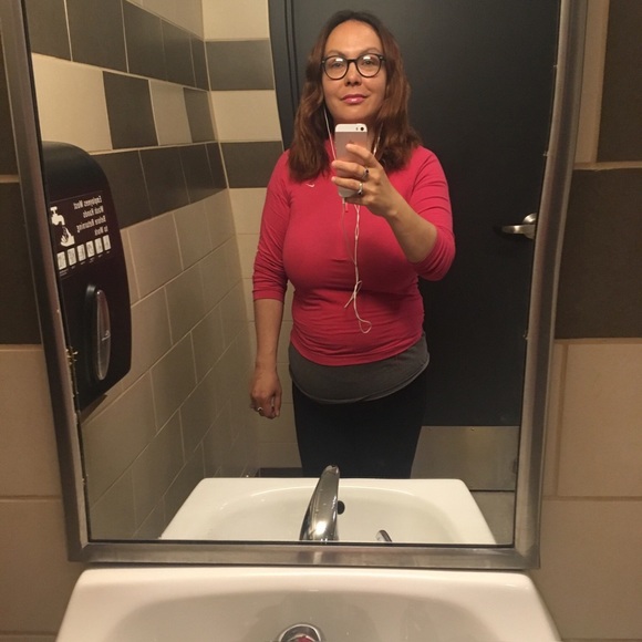 Nike Long Sleeved T-Shirt - Picture 3 of 3